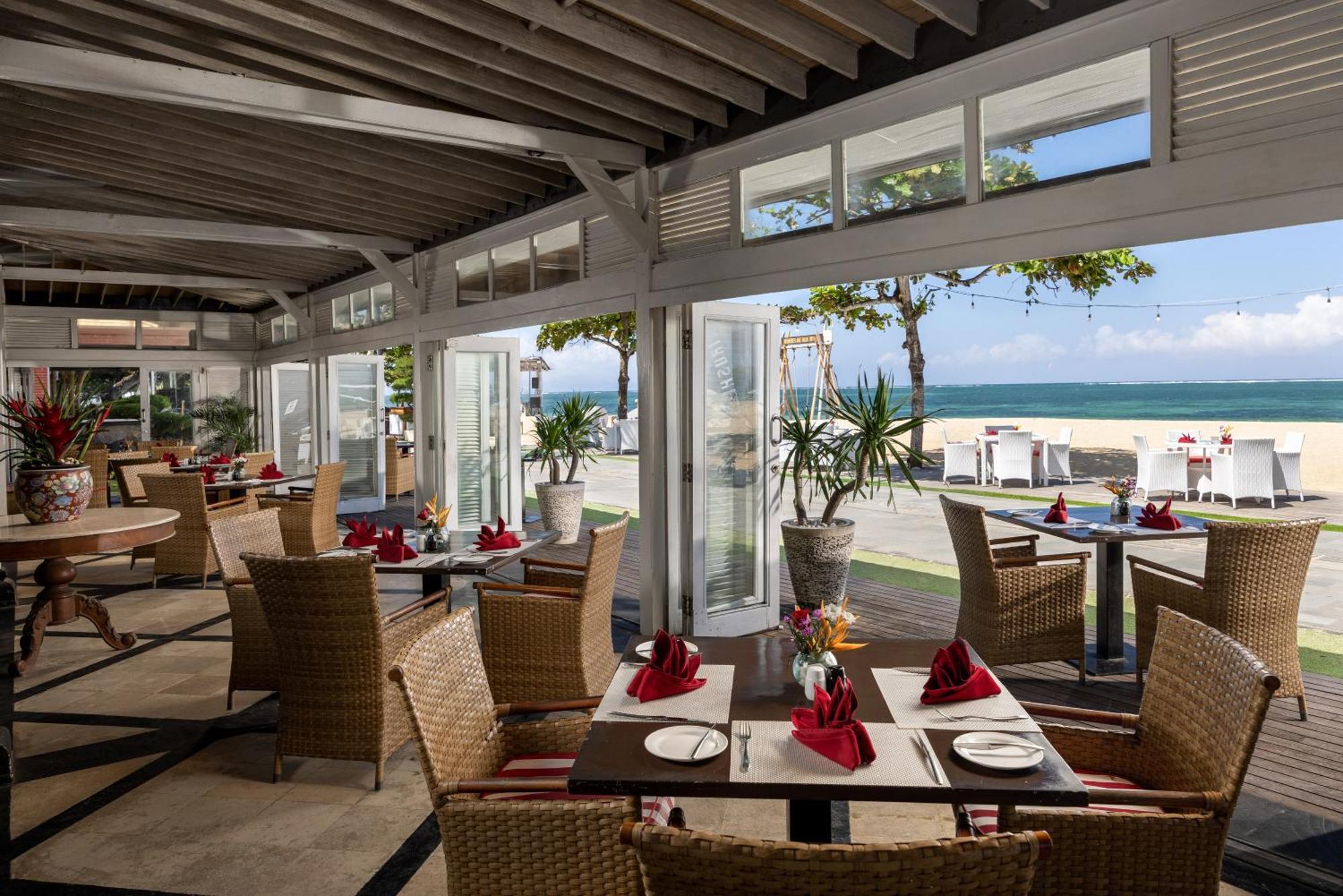 Prama Sanur Beach Bali מראה חיצוני תמונה The Beachfront Restaurant