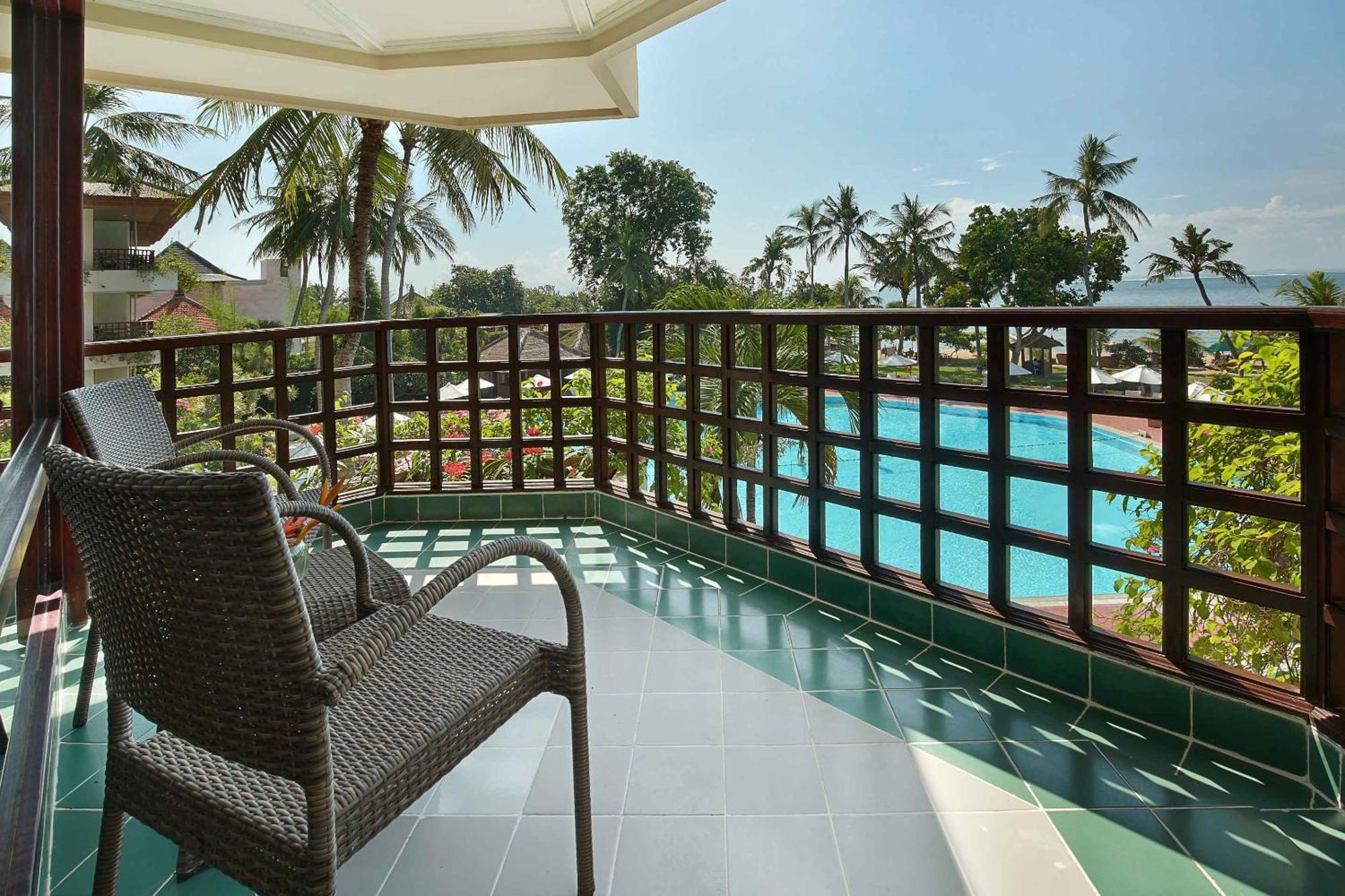 Prama Sanur Beach Bali מראה חיצוני תמונה Balcony of a hotel room